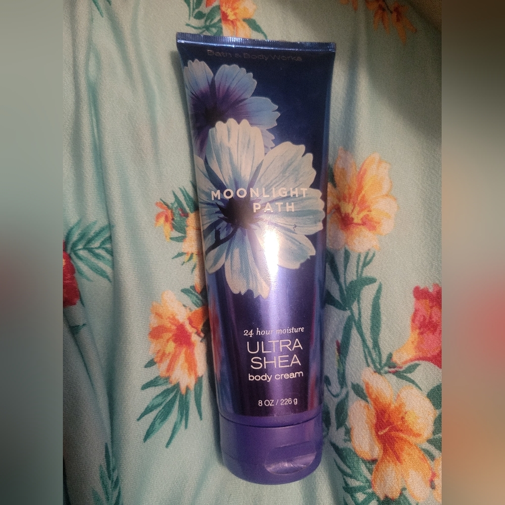 BATH & BODY WORKS MOONLIGHT PATH 24HR MOISTURE ULTRA SHEA BODY CREAM 8OZ  